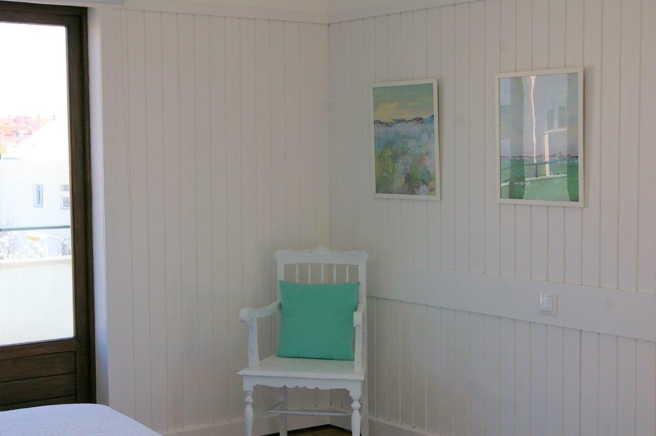 Blue Apartment Parede Beach House エクステリア 写真