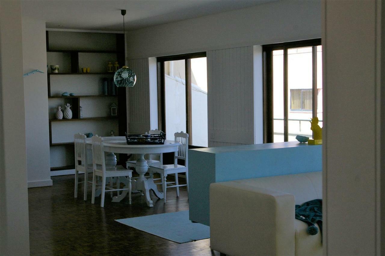 Blue Apartment Parede Beach House エクステリア 写真