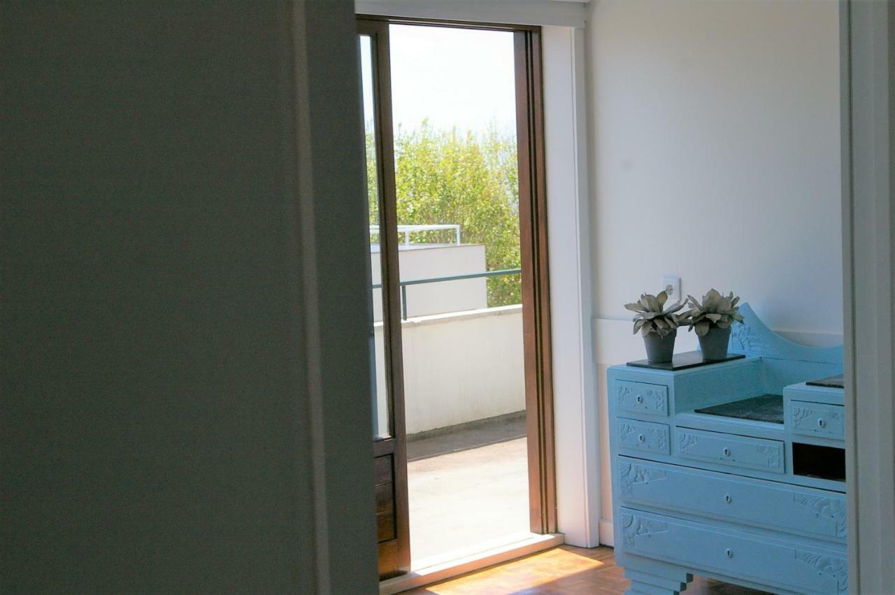 Blue Apartment Parede Beach House エクステリア 写真
